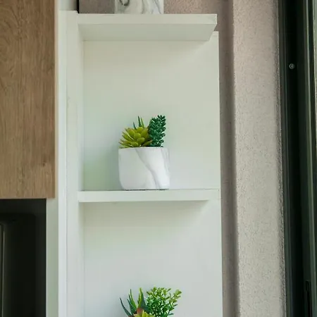 Flora Apartment, Free Parking, Self Chek-in דירה
