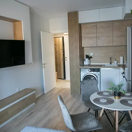 Flora Apartment, Free Parking, Self Chek-in Apartament