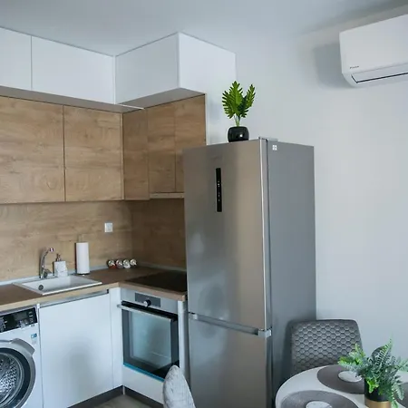 Flora Apartment, Free Parking, Self Chek-in וארנה
