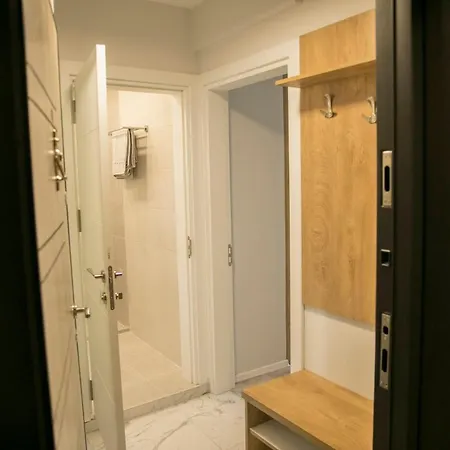 דירה Flora Apartment, Free Parking, Self Chek-in *