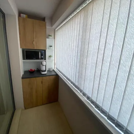 Flora Apartment, Free Parking, Self Chek-in דירה וארנה