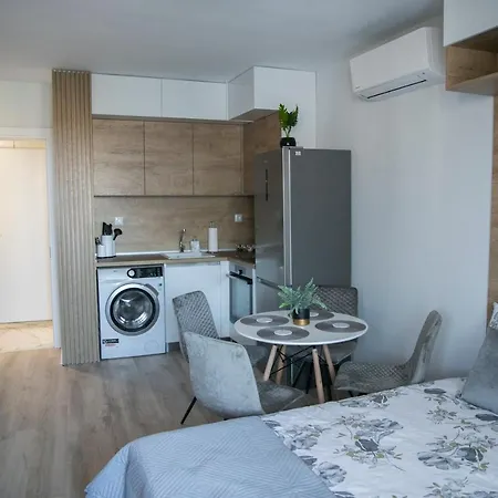 Flora Apartment, Free Parking, Self Chek-in Varna